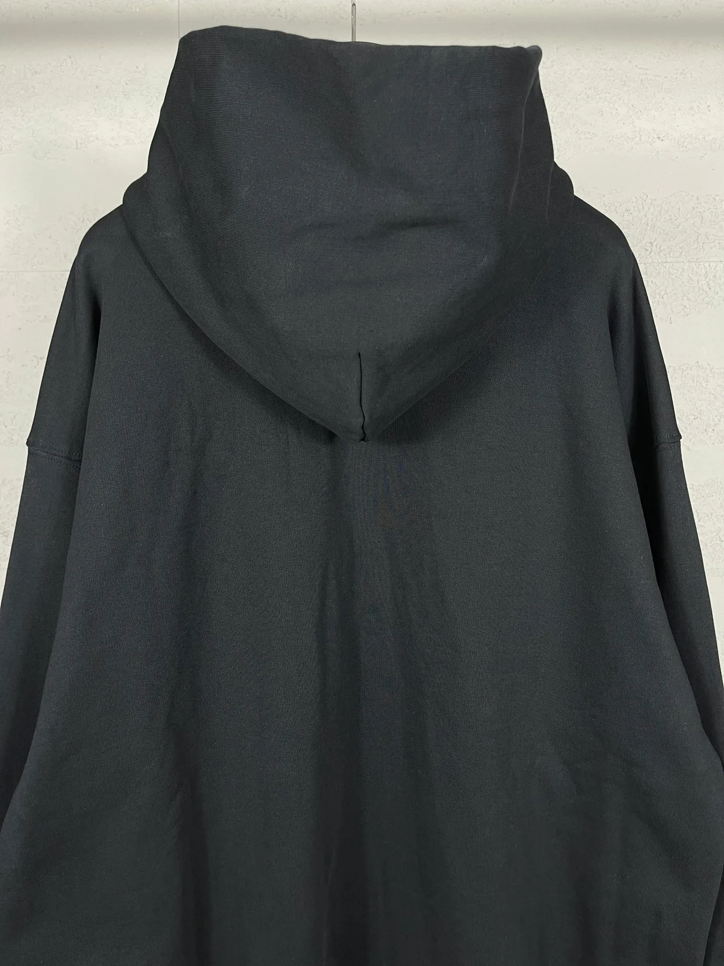 【 . Quality】BALENCI*GA/ .SS 24 New Arrival， I Love Paris& Balenciaxx . . Authentic ， ！ ZP 。 460 ， . ， ，。 。 . ， 。 OS . Same Style ：BL 238908 :：Black Size：XS S M L